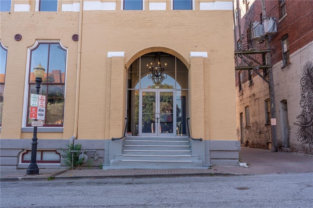 Building Photo - 113 W 5th St