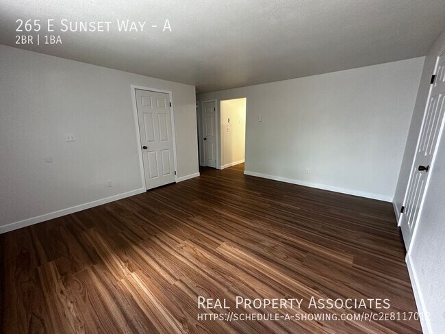 Building Photo - 265 E Sunset Way