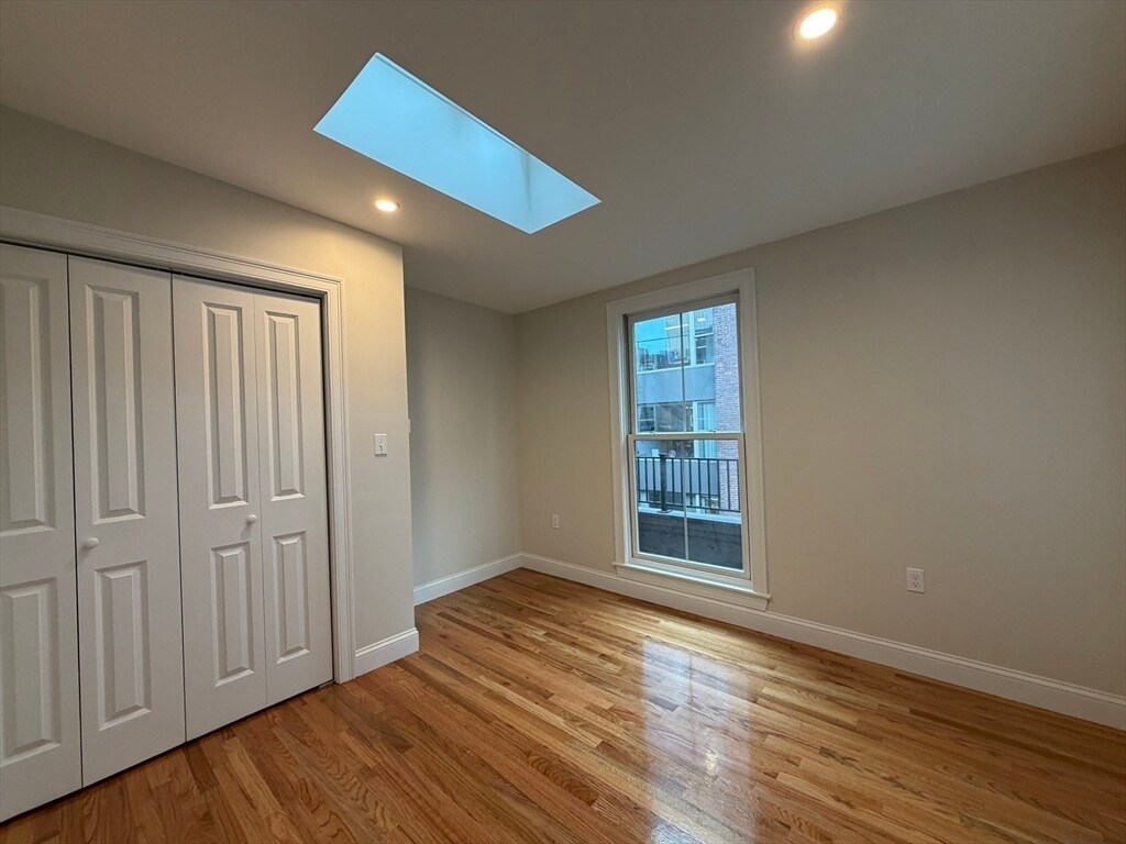 Building Photo - 252 Newbury St