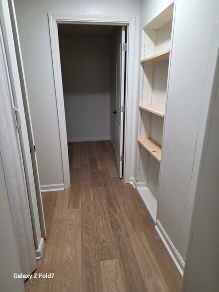 Building Photo - 5209 Warren Ave