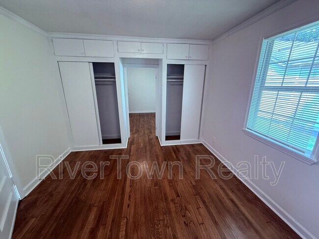 Building Photo - 2677 Larose Ave
