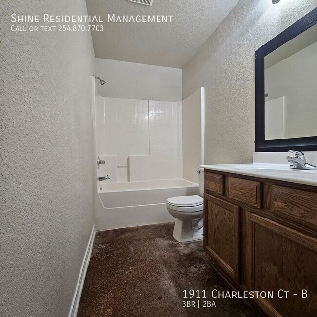 Building Photo - 1911 Charleston Ct