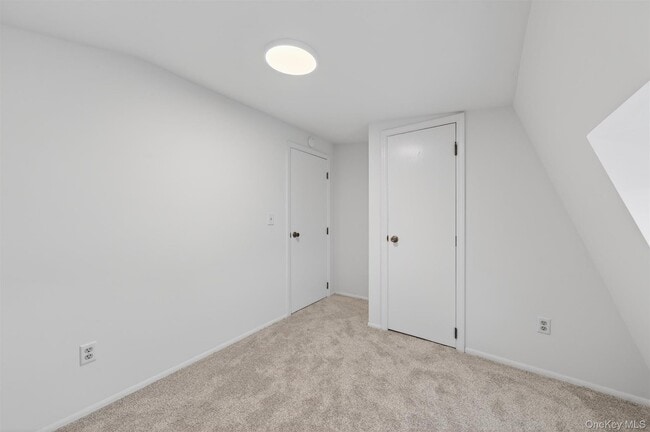 Building Photo - 12 Scotchtown Ave