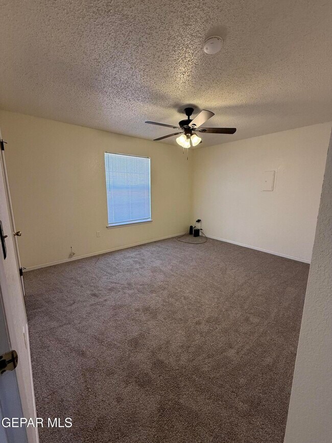 Building Photo - 8403 Villanova Dr