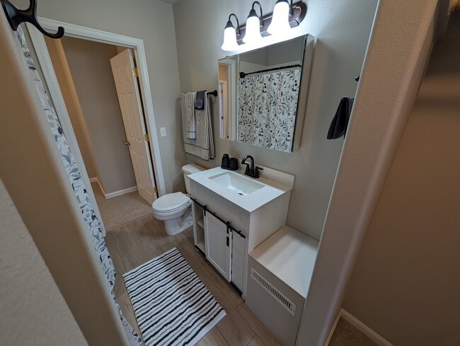 Building Photo - 4514 Laramie St