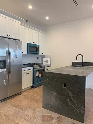 Building Photo - CLINTON AVENUE