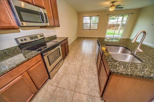 Building Photo - Great Rental in Kingsmill!
