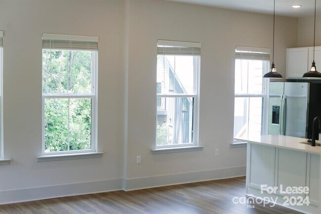 Building Photo - 4106 Anker Haus Drive