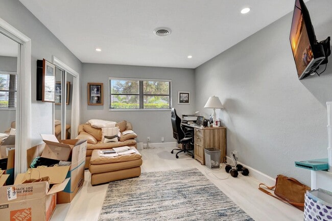 Building Photo - 4450 NE 23rd Ave