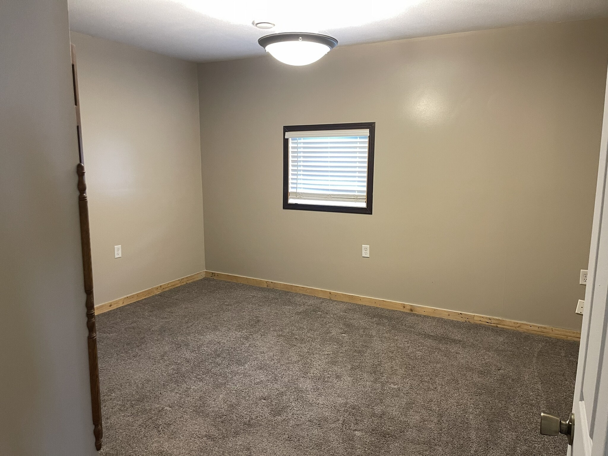 Building Photo - 1048 Caldwell Ave