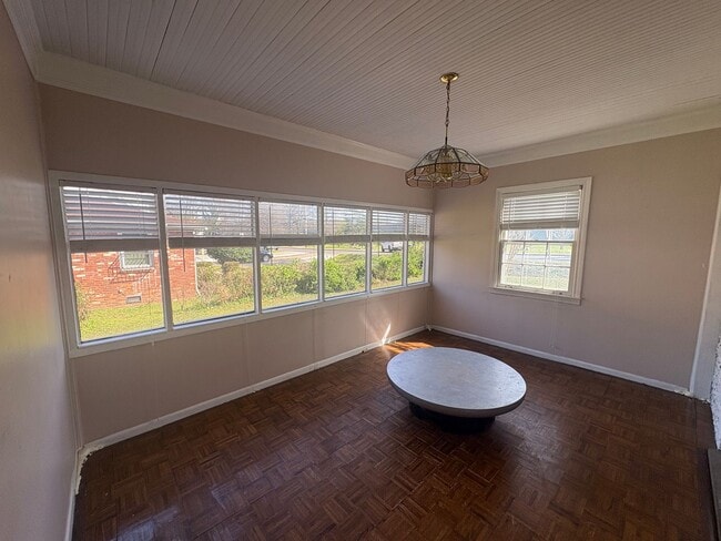 Building Photo - 5BR/2.5 Bath in Prime 12 South | Park-Facing | Two Sunrooms | Walkable Luxury Living