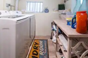 Laundry Room - 4322 N Milwaukee Ave