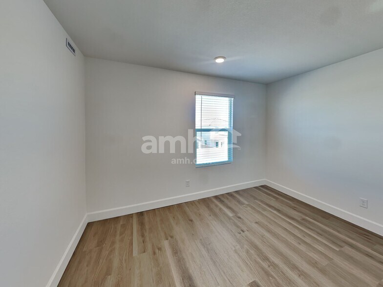 Building Photo - 6428 Marthas Vineyard Ave