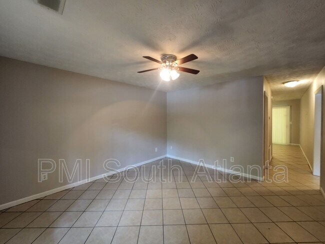 Building Photo - 107 Spring Ct