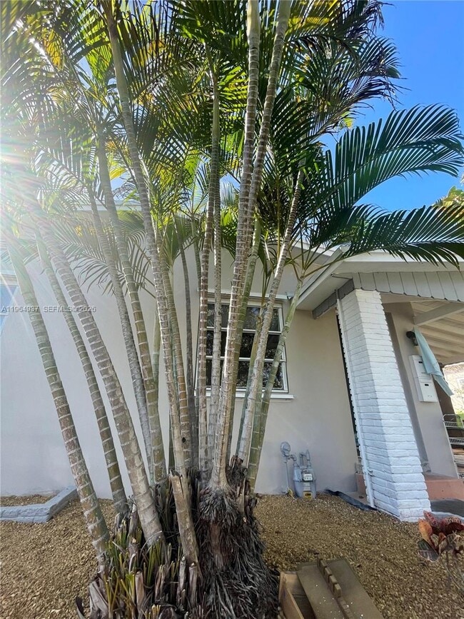 Building Photo - 1329 NE 16th Ave