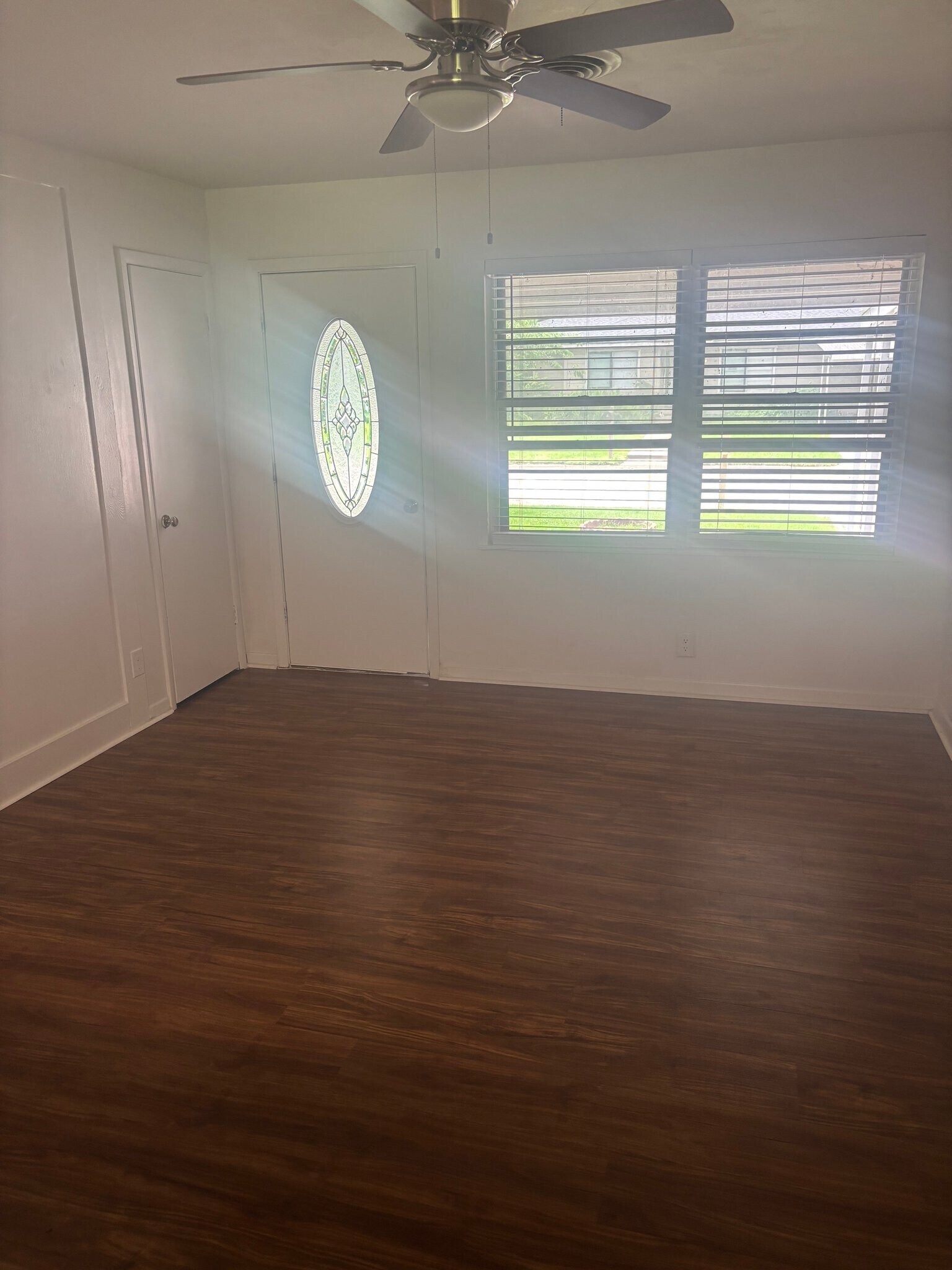 Building Photo - 605 N Joyce St