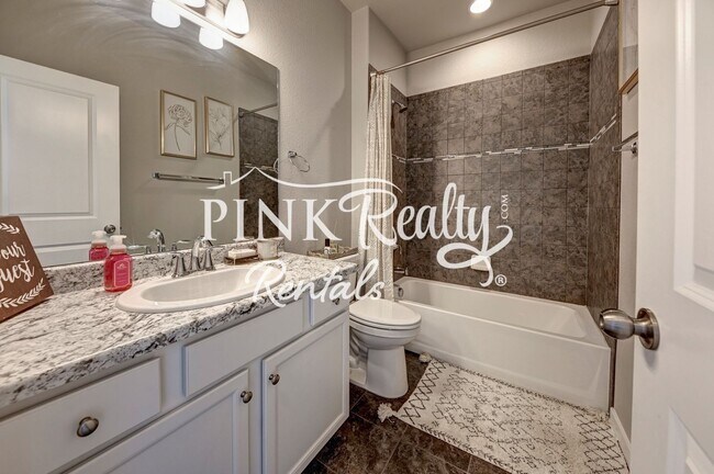 Building Photo - 1407 Grand Overlook St