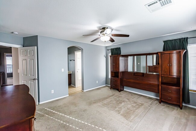 Building Photo - 3 story home