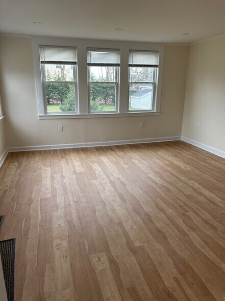 Building Photo - 409 Adams St