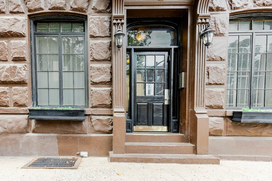 Building Photo - 53 Leroy St