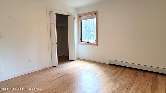 Building Photo - 90 Van Dale Rd