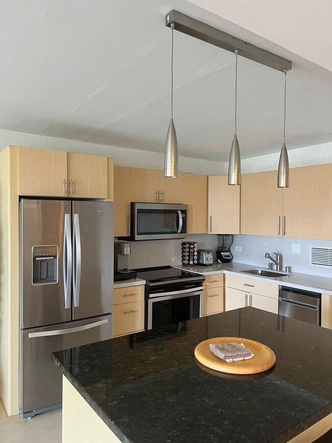 Building Photo - FURNISHED One Bedroom at the Marco Polo