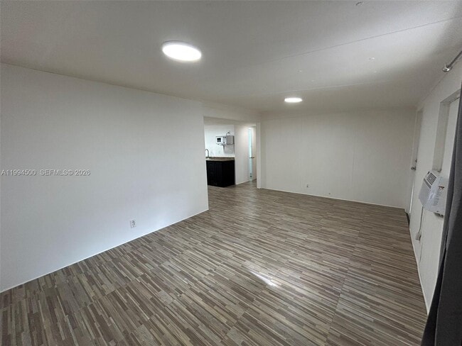 Building Photo - 11942 N Branch Rd