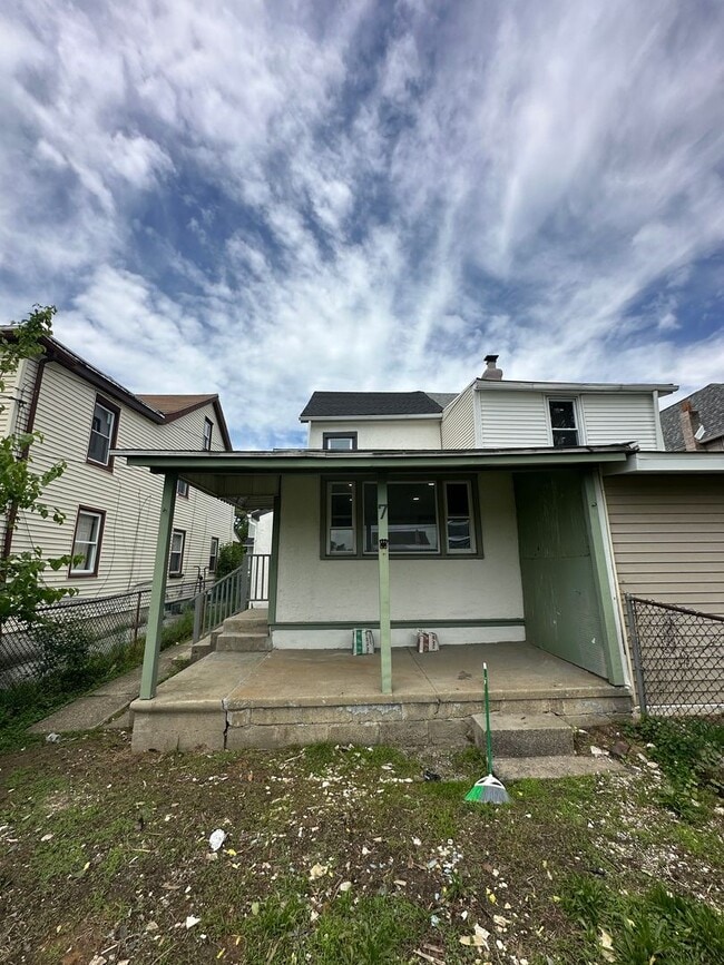 Building Photo - Newly renovated 3 Bed, 1 Bath in Marcus Hook
