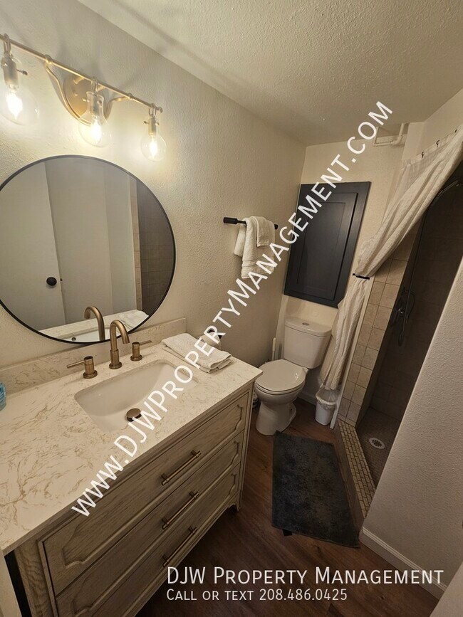 Building Photo - 2119 Cleveland Blvd