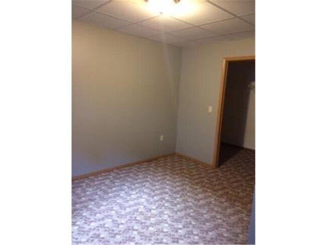 Building Photo - 109 E Luverne St