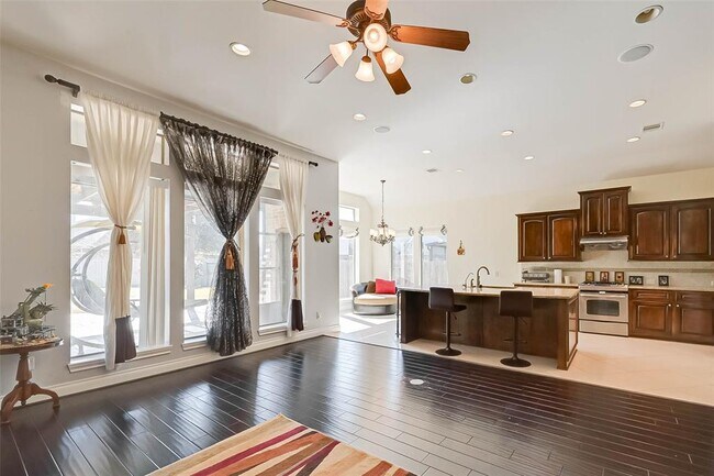 Building Photo - 5422 Linden Rose Ln