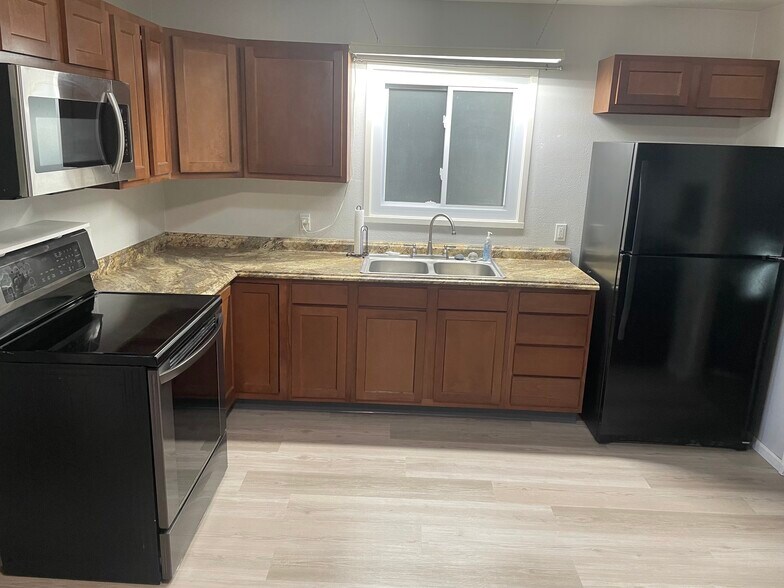 Building Photo - 1136 Florence Ave