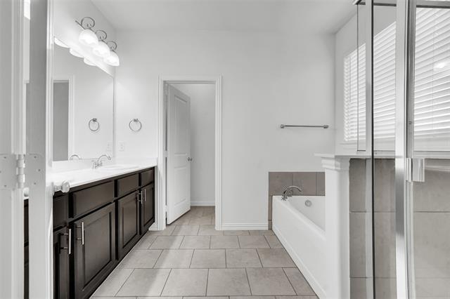 Building Photo - 309 Emerald Creek Dr