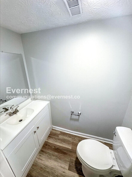 Building Photo - 1005 S Madison Ave