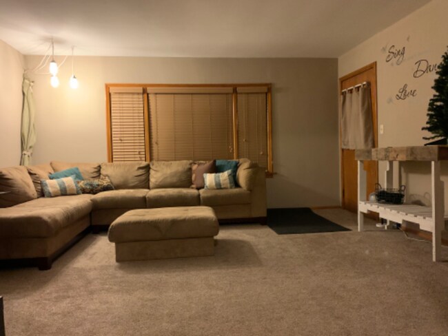 Building Photo - Uptown Duplex for Rent – Heart of The Wedge, Minneapolis