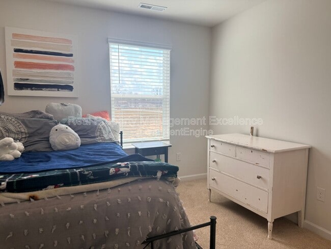 Building Photo - 58 Sweet Mdw Rd