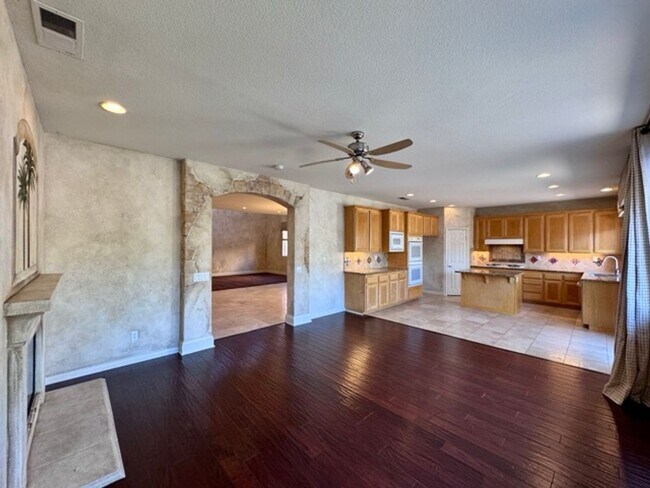 Building Photo - FOR LEASE: Stunning expansive 3 Bedroom Re...