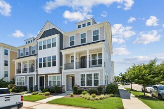 Building Photo - Quarterpath at Williamsburg – Two Primary Suites