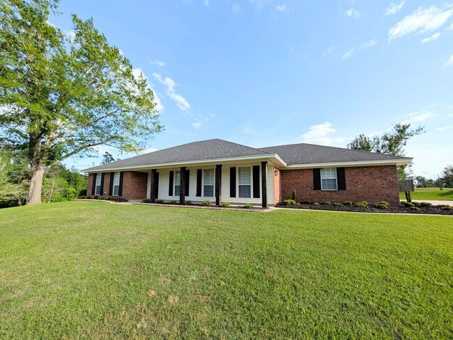 Building Photo - 531 Pine Hills Dr