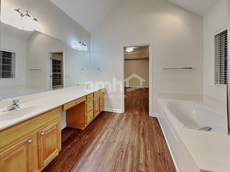 Building Photo - 4141 Autumn Cove Dr