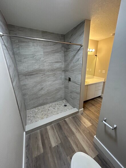 Building Photo - 1601 Big Tree Rd