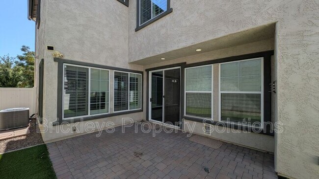 Building Photo - 2632 S Tobin