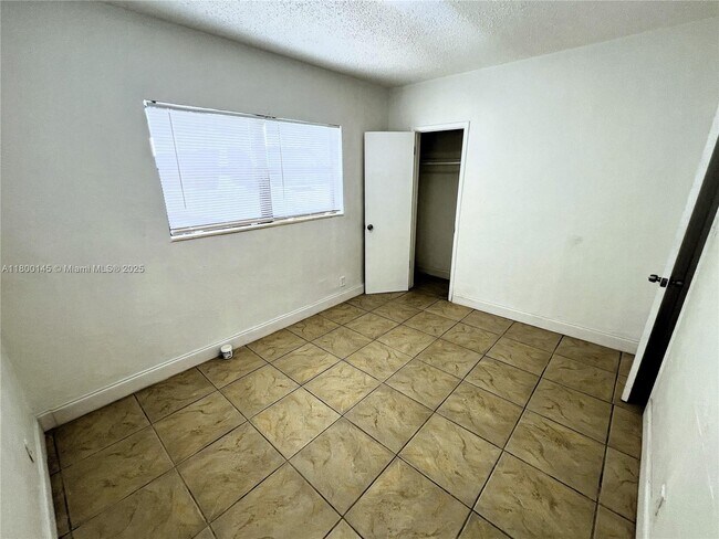 Building Photo - 2226 Cody St