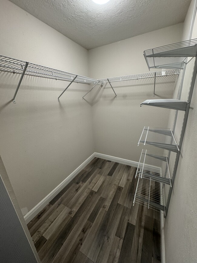 Building Photo - 3102 Shady Pine Ave