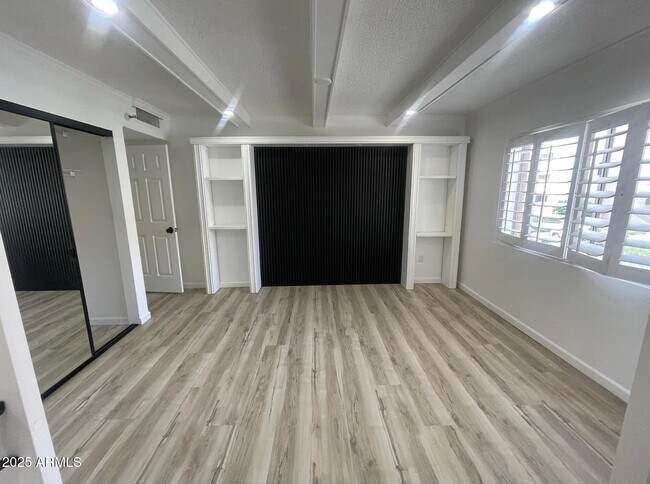 Primary Photo - 7870 E Camelback Rd