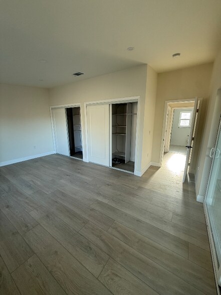 Building Photo - 1431 1st Ave