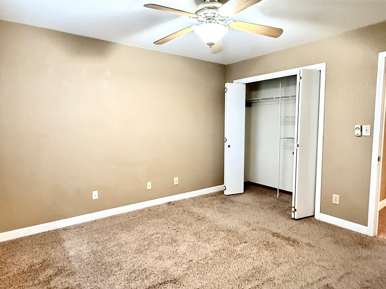 Building Photo - 2317 Independence Ct