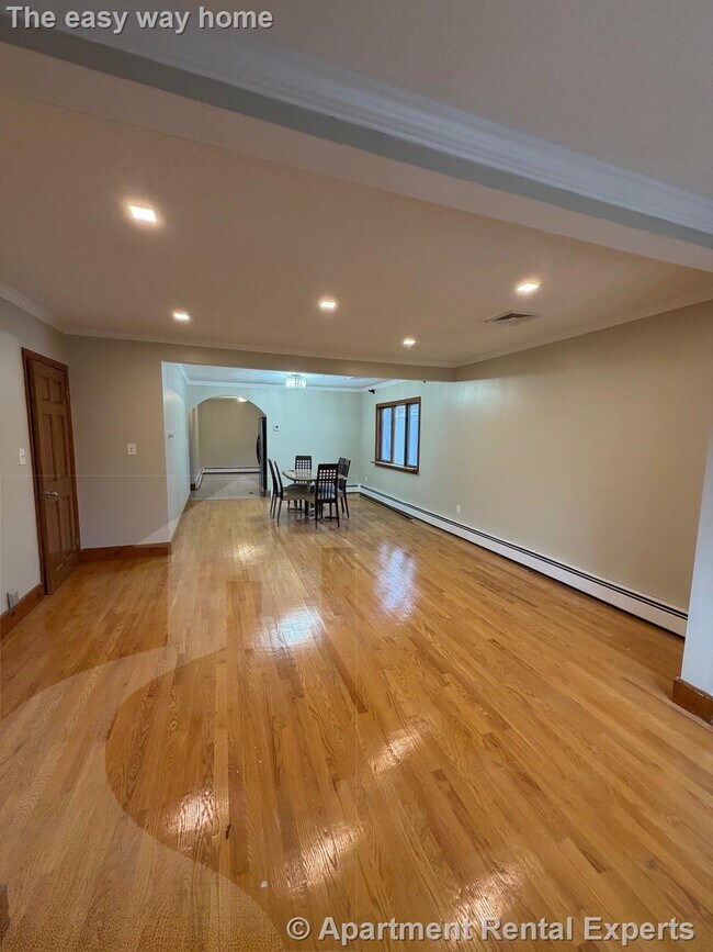 Building Photo - 33 Lafayette St