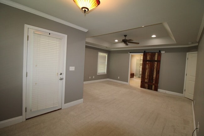 Building Photo - 1820 Moorhill Estate Dr