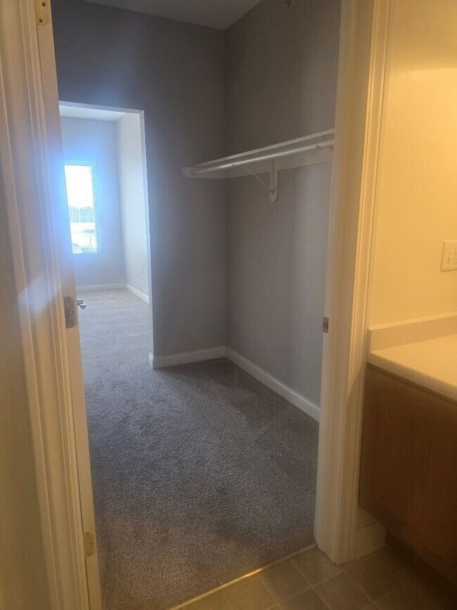 Building Photo - 1923 63rd St